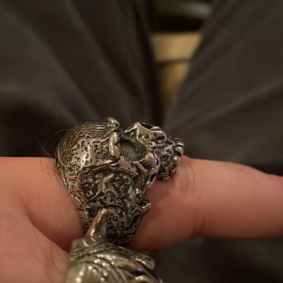 Skull ring - Picture 2 of 3